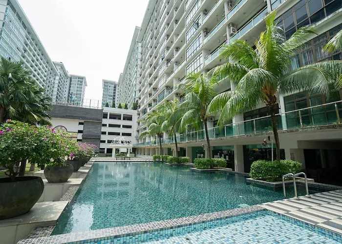 Mount Austin #Palazio B2 Pool View 1-3Pax #Mspro