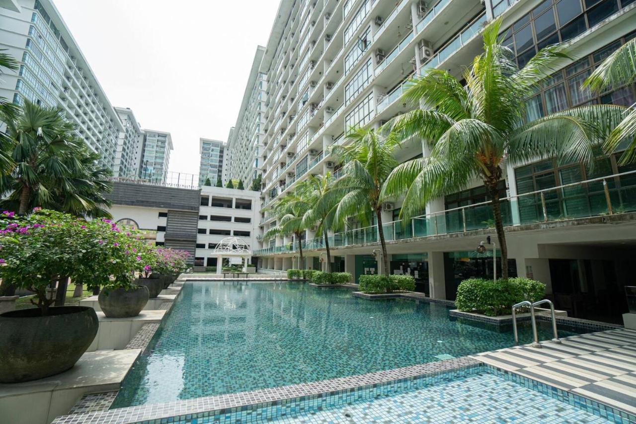 Apartment Mount Austin #palazio B2 Pool View 1-3pax #mspro *